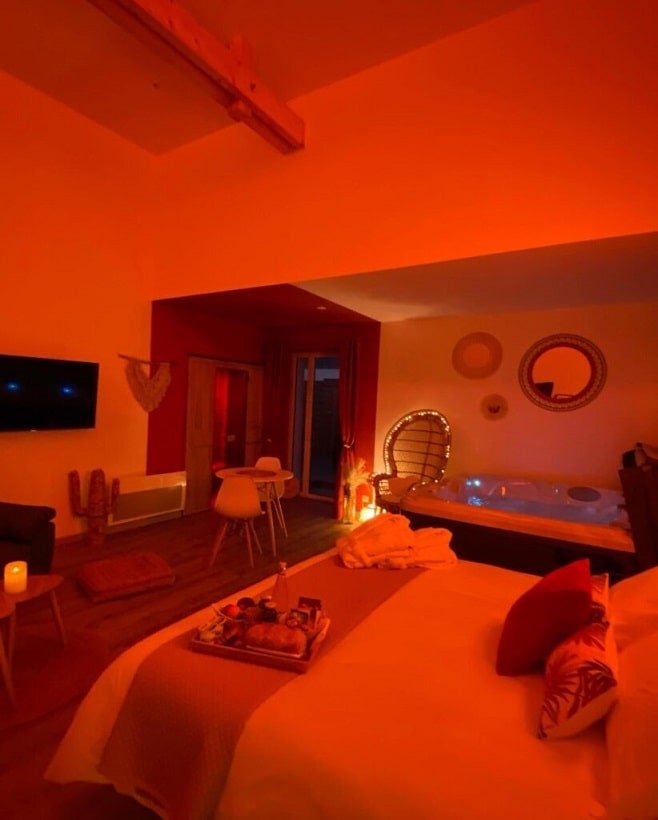 L’Evasion - Love’nSpa - weekend en amoureux, love rooms avec spa ou jacuzzi privatif3 de L’Evasion