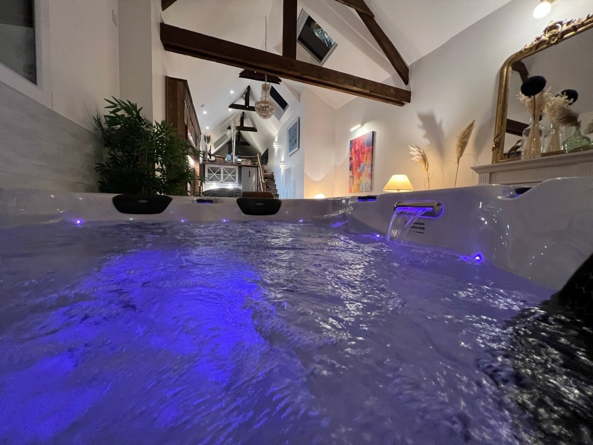 Liberty Suites - Love’nSpa - weekend en amoureux, love rooms avec spa ou jacuzzi privatifLiberty Suites