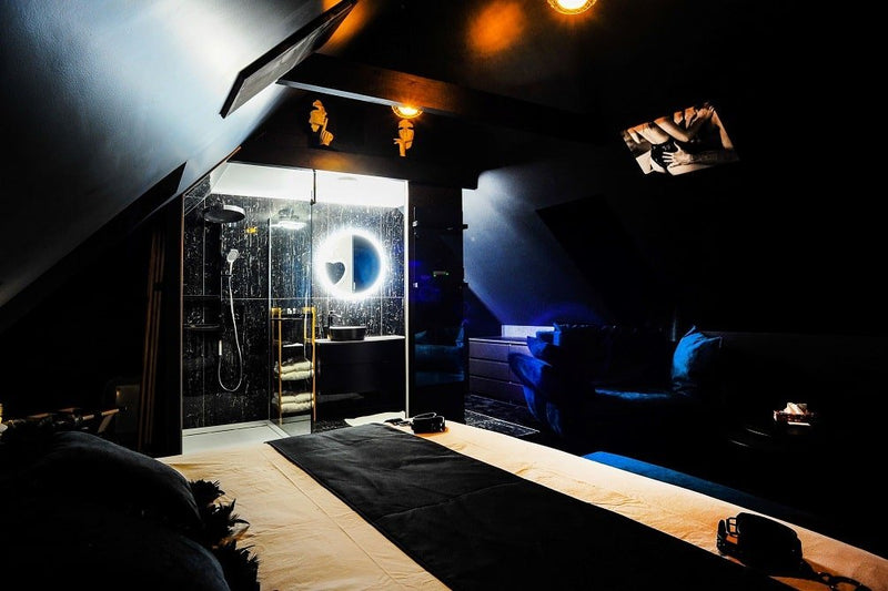 L'Instant Charnel - Love’nSpa - weekend en amoureux, love rooms avec spa ou jacuzzi privatif1 de L'Instant Charnel