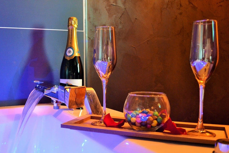 L'Instant Présent - Love’nSpa - weekend en amoureux, love rooms avec spa ou jacuzzi privatif1 de L'Instant Présent