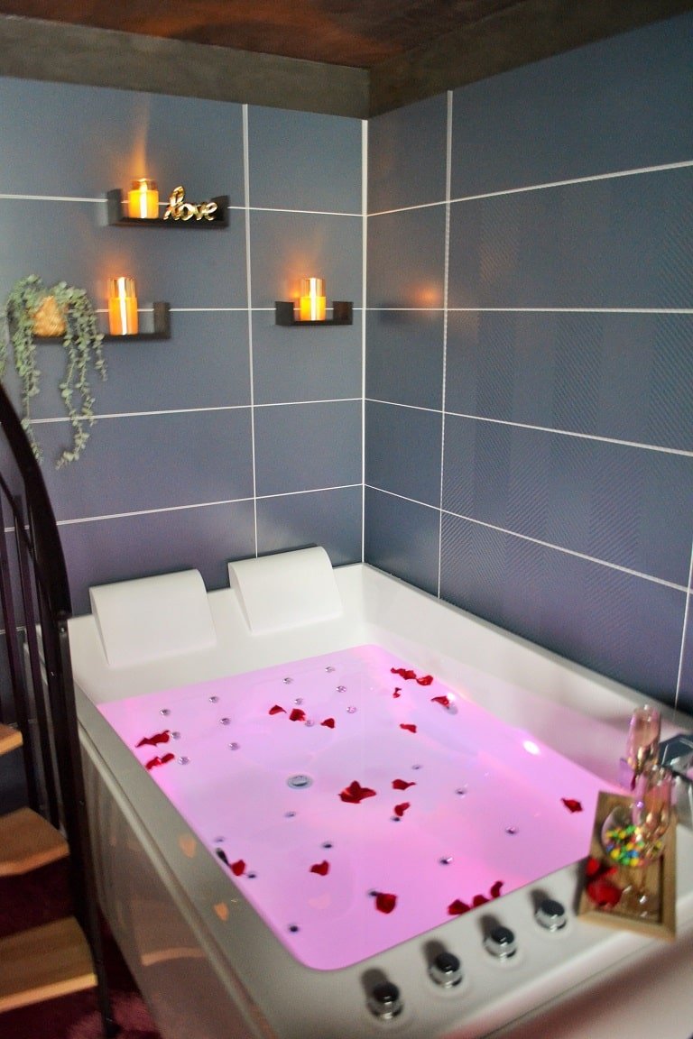 L'Instant Présent - Love’nSpa - weekend en amoureux, love rooms avec spa ou jacuzzi privatif1 de L'Instant Présent