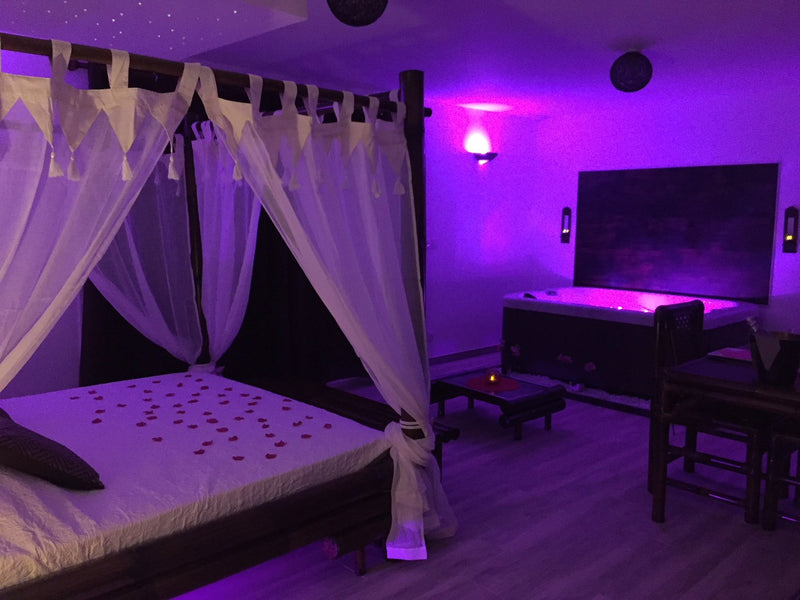 L'INSTANT ROMANTIQUE - La suite Princesse - Love’nSpa - weekend en amoureux, love rooms avec spa ou jacuzzi privatif3 de L'INSTANT ROMANTIQUE - La suite Végas