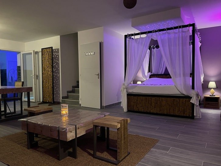 L'INSTANT ROMANTIQUE - Suite Bali - Love’nSpa - weekend en amoureux, love rooms avec spa ou jacuzzi privatif2 de L'INSTANT ROMANTIQUE - Suite Bali