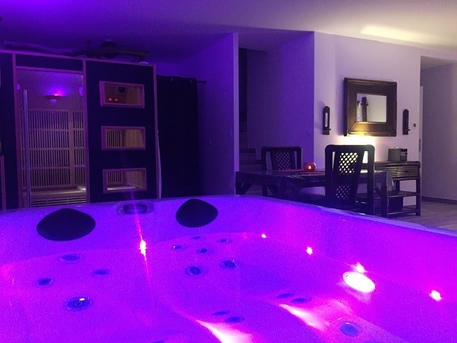 L'INSTANT ROMANTIQUE - Suite Seychelles - Love’nSpa - weekend en amoureux, love rooms avec spa ou jacuzzi privatif3 de L'INSTANT ROMANTIQUE - Suite Seychelles
