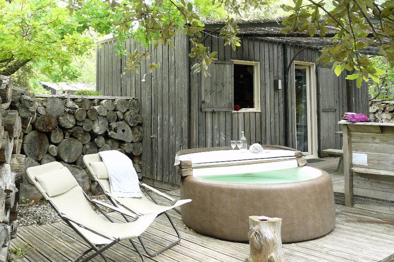 Lodge Cabanon - Nid d’Amour - Love’nSpa - weekend en amoureux, love rooms avec spa ou jacuzzi privatif3 de Lodge Cabanon - Nid d’Amour