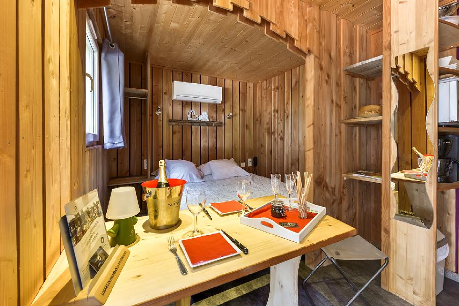 Lodge Cabanon - Nid d’Amour - Love’nSpa - weekend en amoureux, love rooms avec spa ou jacuzzi privatif3 de Lodge Cabanon - Nid d’Amour