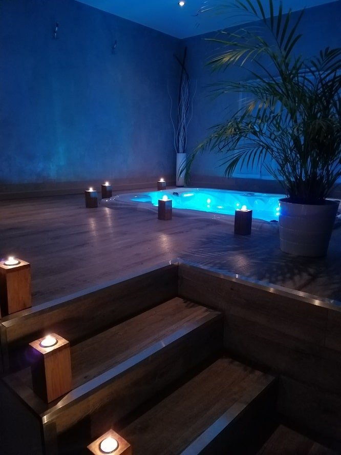 Lofts Emlavie - Loft Skali - Love’nSpa - weekend en amoureux, love rooms avec spa ou jacuzzi privatif2 de Lofts Emlavie - Loft Skali