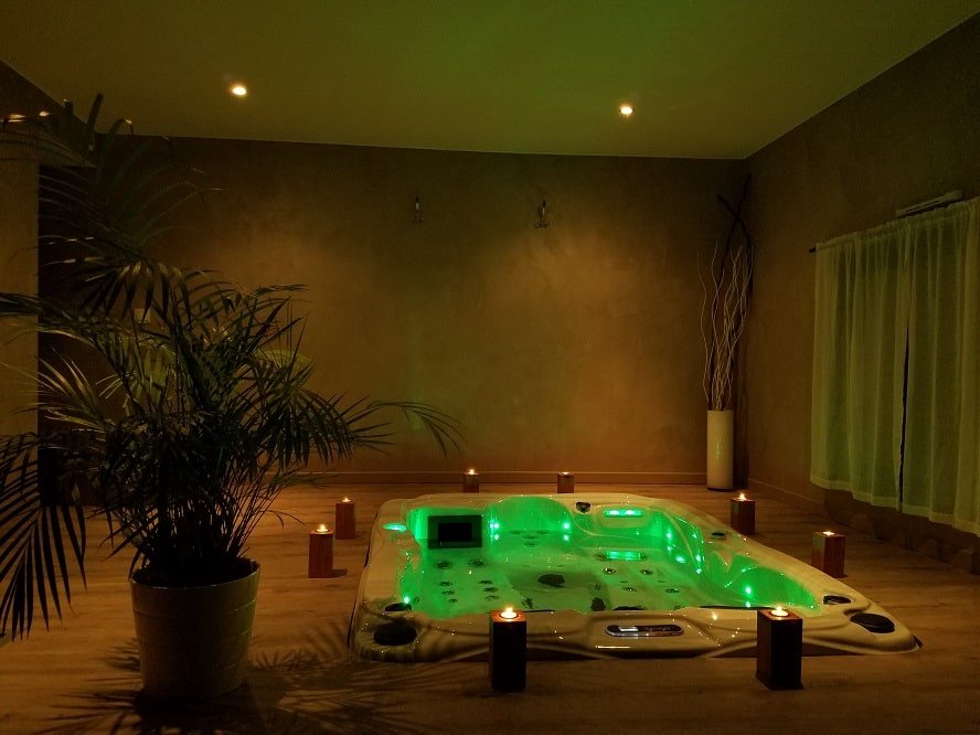 Lofts Emlavie - Loft Skali - Love’nSpa - weekend en amoureux, love rooms avec spa ou jacuzzi privatifLofts Emlavie - Loft Skali
