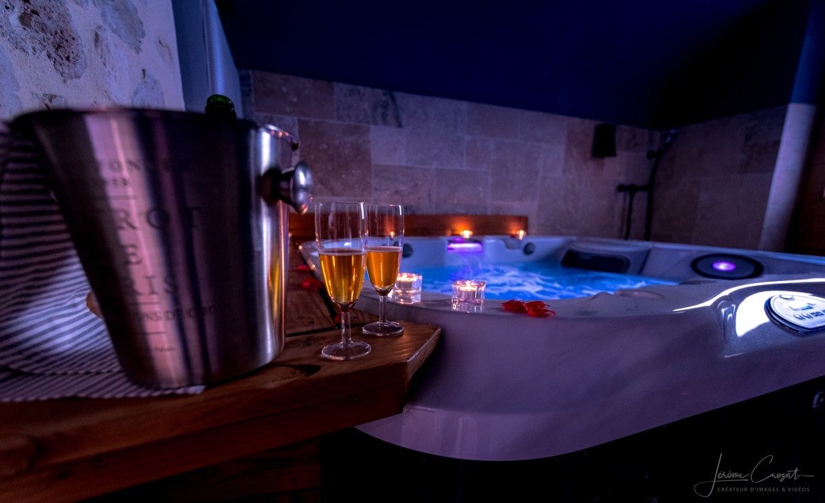 Logis de Cupidon - Love’nSpa - weekend en amoureux, love rooms avec spa ou jacuzzi privatifLogis de Cupidon