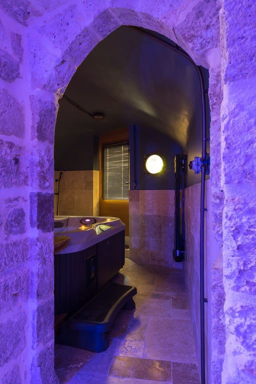 Logis de Cupidon - Love’nSpa - weekend en amoureux, love rooms avec spa ou jacuzzi privatif14 de Logis de Cupidon