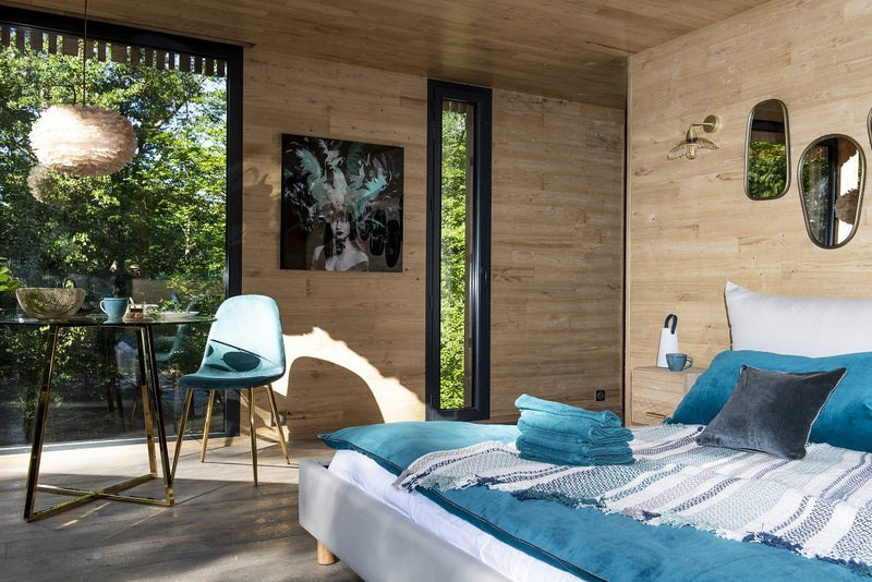 Loire Valley Lodge - Lodges design avec jacuzzi privé en terrasse - O'plumes - Love’nSpa - weekend en amoureux, love rooms avec spa ou jacuzzi privatif2 de Loire Valley Lodge - Lodges design avec jacuzzi privé en terrasse - O'plumes