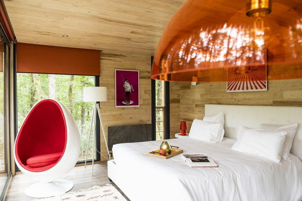 Loire Valley Lodge - Lodges design avec jacuzzi privé en terrasse - Sixtie’s - Love’nSpa - weekend en amoureux, love rooms avec spa ou jacuzzi privatif8 de Loire Valley Lodge - Lodges design avec jacuzzi privé en terrasse - Sixtie’s
