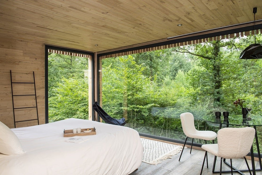 Loire Valley Lodge - Lodges design avec jacuzzi privé en terrasse - Uzume - Love’nSpa - weekend en amoureux, love rooms avec spa ou jacuzzi privatif5 de Loire Valley Lodge - Lodges design avec jacuzzi privé en terrasse - Uzume