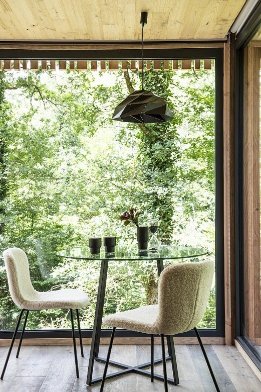 Loire Valley Lodge - Lodges design avec jacuzzi privé en terrasse - Uzume - Love’nSpa - weekend en amoureux, love rooms avec spa ou jacuzzi privatif4 de Loire Valley Lodge - Lodges design avec jacuzzi privé en terrasse - Uzume