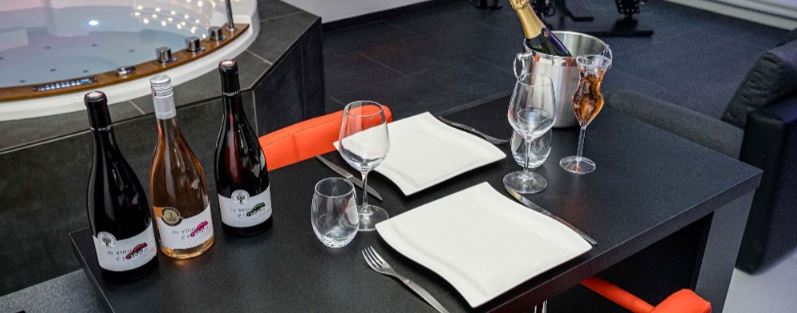 L'Olympe des Sens - APHRODITE • Déesse du désir - Love’nSpa - weekend en amoureux, love rooms avec spa ou jacuzzi privatif13 de L'Olympe des Sens - APHRODITE • Déesse du désir