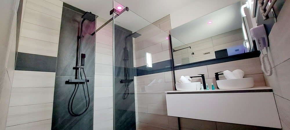 L'Olympe des Sens - CUPIDON • Dieu de l’amour - Love’nSpa - weekend en amoureux, love rooms avec spa ou jacuzzi privatif13 de L'Olympe des Sens - CUPIDON • Dieu de l’amour