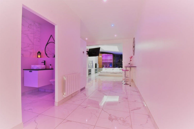 Love Room Fécamp - Appartement 2 - Love’nSpa - weekend en amoureux, love rooms avec spa ou jacuzzi privatif4 de Love Room Fécamp - Appartement 2