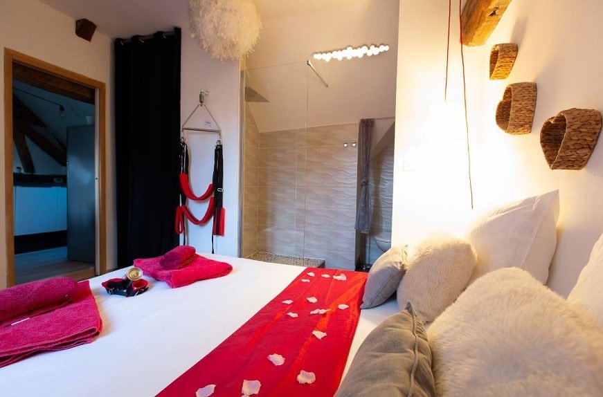 LoveAppart21 - L'Expérience Sensuelle - Love’nSpa - weekend en amoureux, love rooms avec spa ou jacuzzi privatif5 de LoveAppart21 - L'Expérience Sensuelle