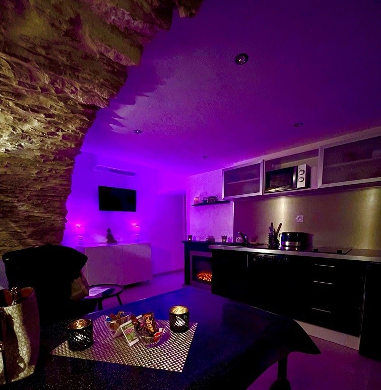 Loveroom Orgon - DREAMS LOVE - Love’nSpa - weekend en amoureux, love rooms avec spa ou jacuzzi privatif3 de Loveroom Orgon - DREAMS LOVE