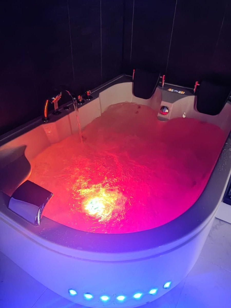 Loveroomlecupidon - Love’nSpa - weekend en amoureux, love rooms avec spa ou jacuzzi privatif1 de Loveroomlecupidon