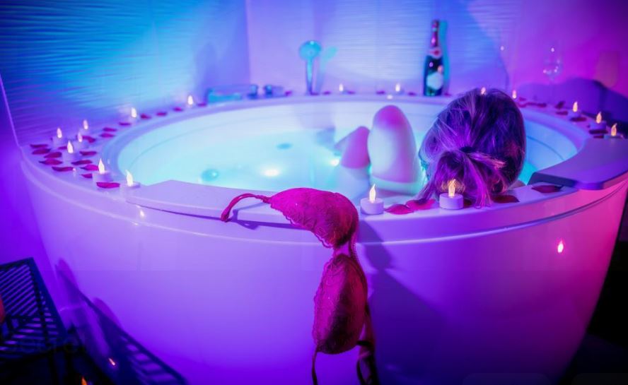 LoveSparadise - Le Secret - Love’nSpa - weekend en amoureux, love rooms avec spa ou jacuzzi privatif1 de Love Sparadise - Le Secret