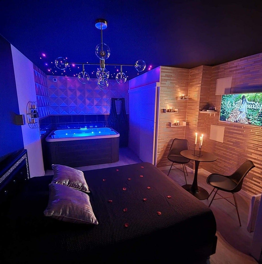 LovingSpa - La Suite Etoilée - Love’nSpa - weekend en amoureux, love rooms avec spa ou jacuzzi privatif3 de LovingSpa - The Star Suite