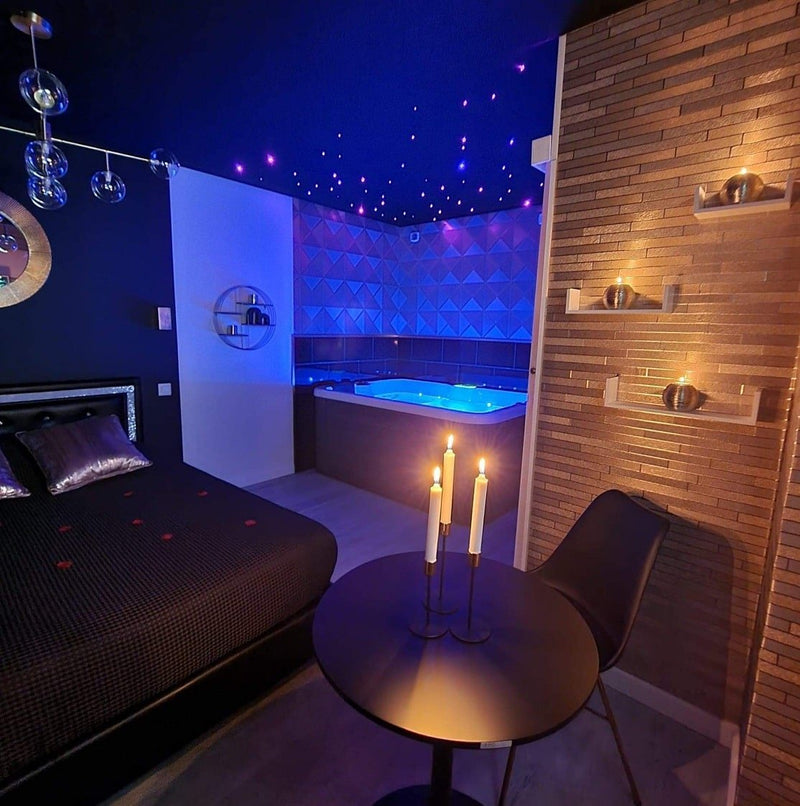 LovingSpa - La Suite Etoilée - Love’nSpa - weekend en amoureux, love rooms avec spa ou jacuzzi privatif3 de LovingSpa - The Star Suite