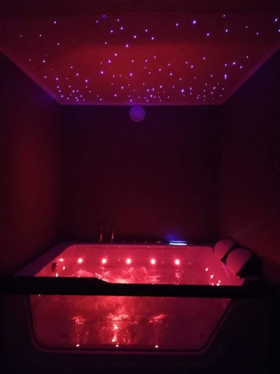 LovingSpa - La Suite Vintage - Love’nSpa - weekend en amoureux, love rooms avec spa ou jacuzzi privatif7 de LovingSpa - La Suite Vintage