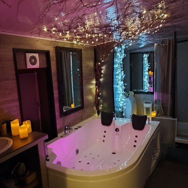 Lyon campagne loft papillons - Love’nSpa - weekend en amoureux, love rooms avec spa ou jacuzzi privatif1 de Lyon campagne loft papillons