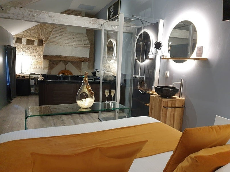 Lyzen - Chambre Bien-Être - Love’nSpa - weekend en amoureux, love rooms avec spa ou jacuzzi privatif4 de Lyzen - Chambre Bien-Être