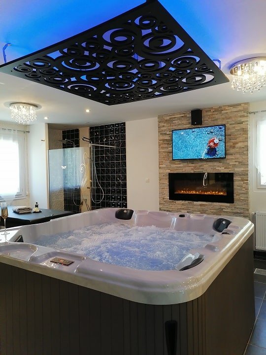 Notre Jardin Secret - Love’nSpa - weekend en amoureux, love rooms avec spa ou jacuzzi privatif1 de Notre Jardin Secret