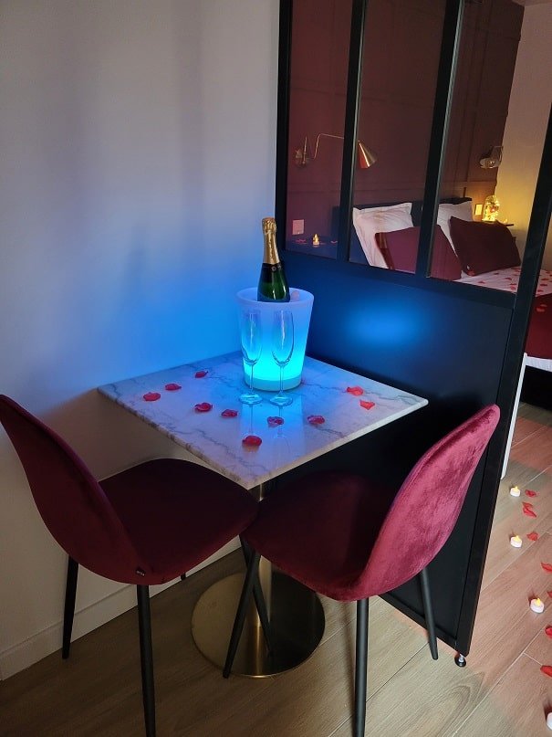 Nuit D'Evasion - Love’nSpa - weekend en amoureux, love rooms avec spa ou jacuzzi privatif7 de Nuit D'Evasion