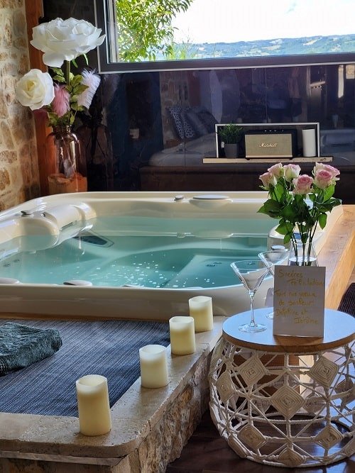 Nuit Spa Ciné - Love’nSpa - weekend en amoureux, love rooms avec spa ou jacuzzi privatif16 de Nuit Spa Ciné