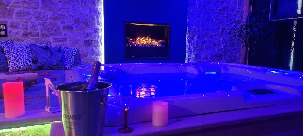 Nuit Spa Ciné - Love’nSpa - weekend en amoureux, love rooms avec spa ou jacuzzi privatif14 de Nuit Spa Ciné