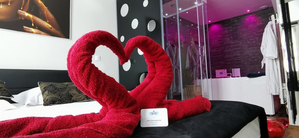 Nuits Chartraines - Hammam et Bulles - Love’nSpa - weekend en amoureux, love rooms avec spa ou jacuzzi privatif9 de Nuits Chartraines - Hammam et Bulles