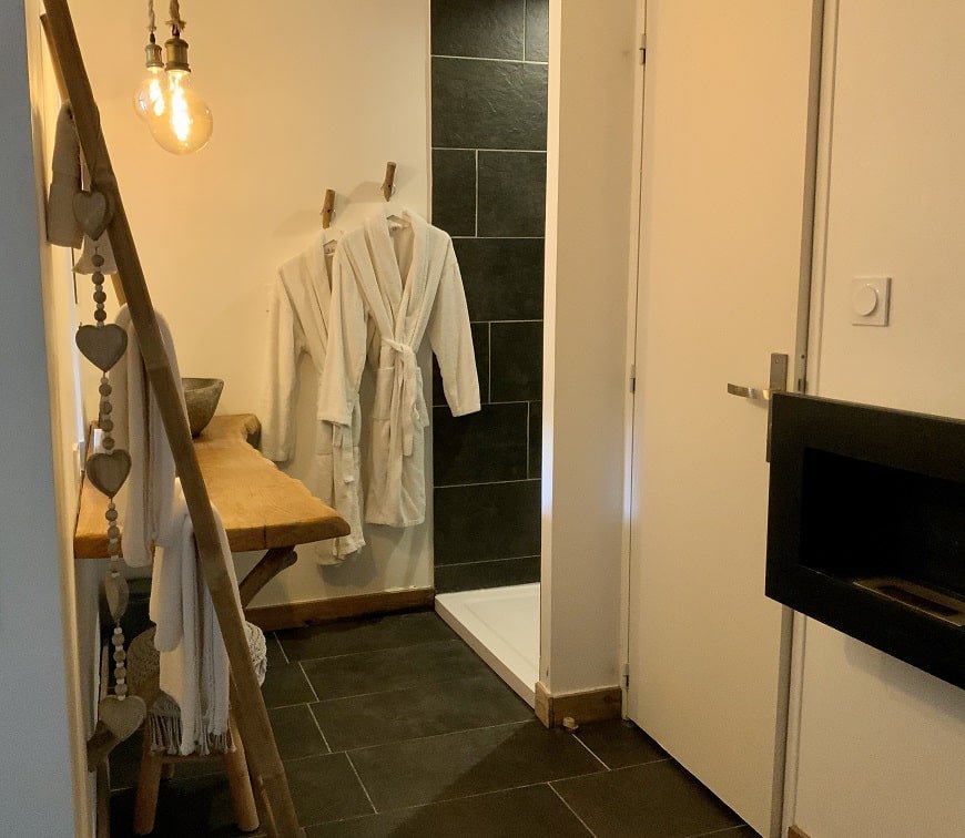 O 5 Sens - Suite balinaise - Love’nSpa - weekend en amoureux, love rooms avec spa ou jacuzzi privatif4 de O 5 Sens - Suite balinaise