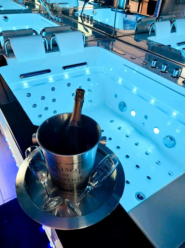 O Paradis des Bulles - Love’nSpa - weekend en amoureux, love rooms avec spa ou jacuzzi privatif4 de O Paradis des Bulles