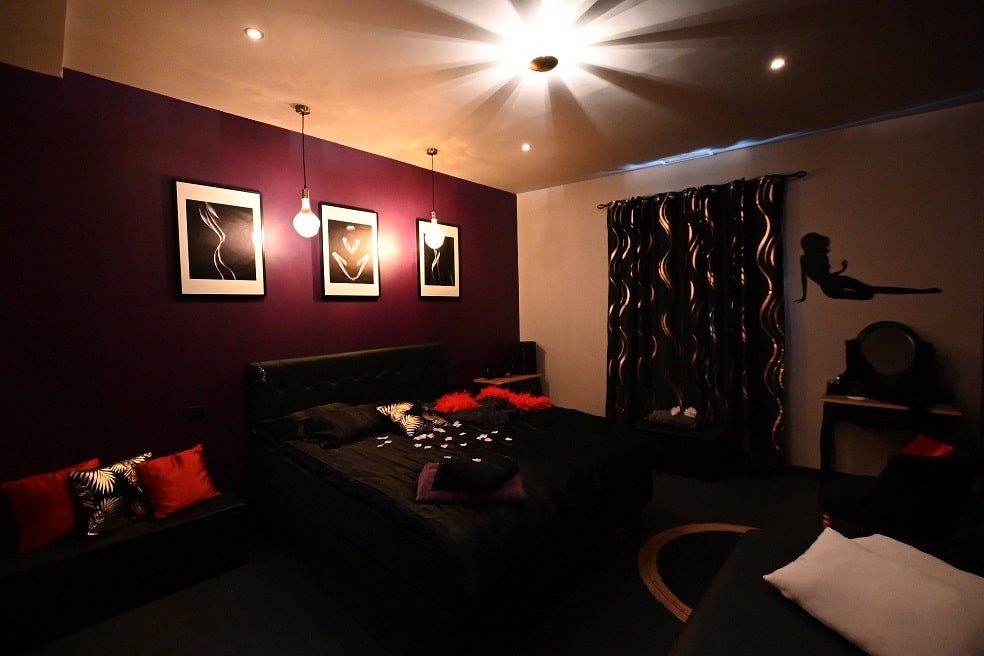 Secret 33 - Love’nSpa - weekend en amoureux, love rooms avec spa ou jacuzzi privatif9 de Secret 33