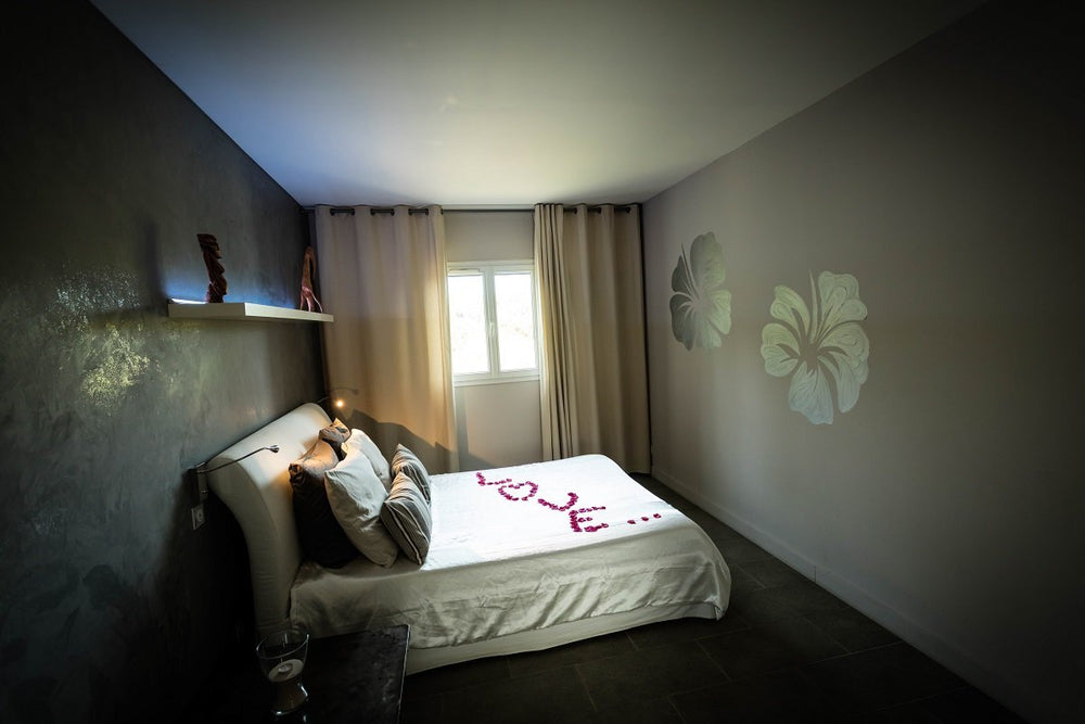 Mas de L'Etoile - Suite Estrella - Love’nSpa - weekend en amoureux, love rooms avec spa ou jacuzzi privatif7 de Mas de L'Etoile - Suite Estrella