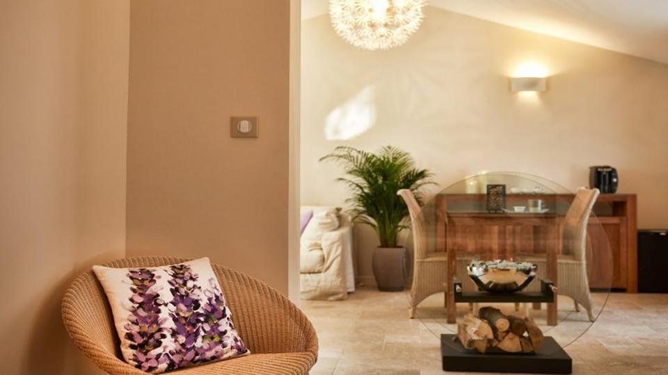 Suites & Spa du Luberon - Suite l’Amoureuse - Love’nSpa - weekend en amoureux, love rooms avec spa ou jacuzzi privatif4 de Suites & Spa du Luberon - Suite l’Amoureuse