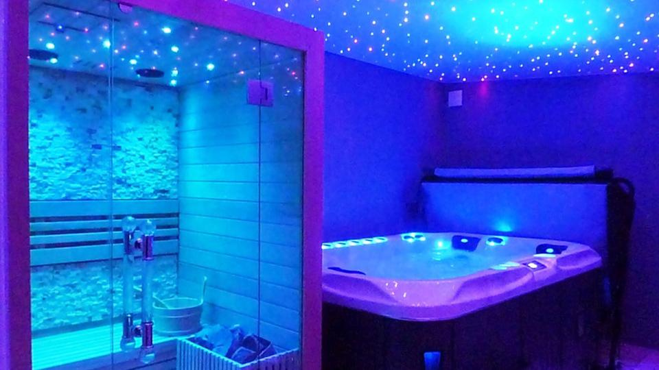 Suites & Spa du Luberon - Suite l’Amoureuse - Love’nSpa - weekend en amoureux, love rooms avec spa ou jacuzzi privatif5 de Suites & Spa du Luberon - Suite l’Amoureuse