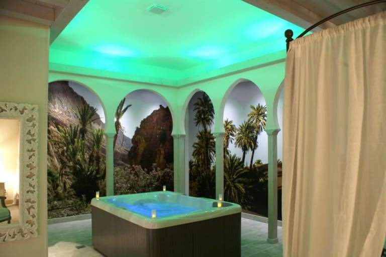 La Ferme Briarde - Suite Riad - Love’nSpa - weekend en amoureux, love rooms avec spa ou jacuzzi privatifLa Ferme Briarde - Suite Riad