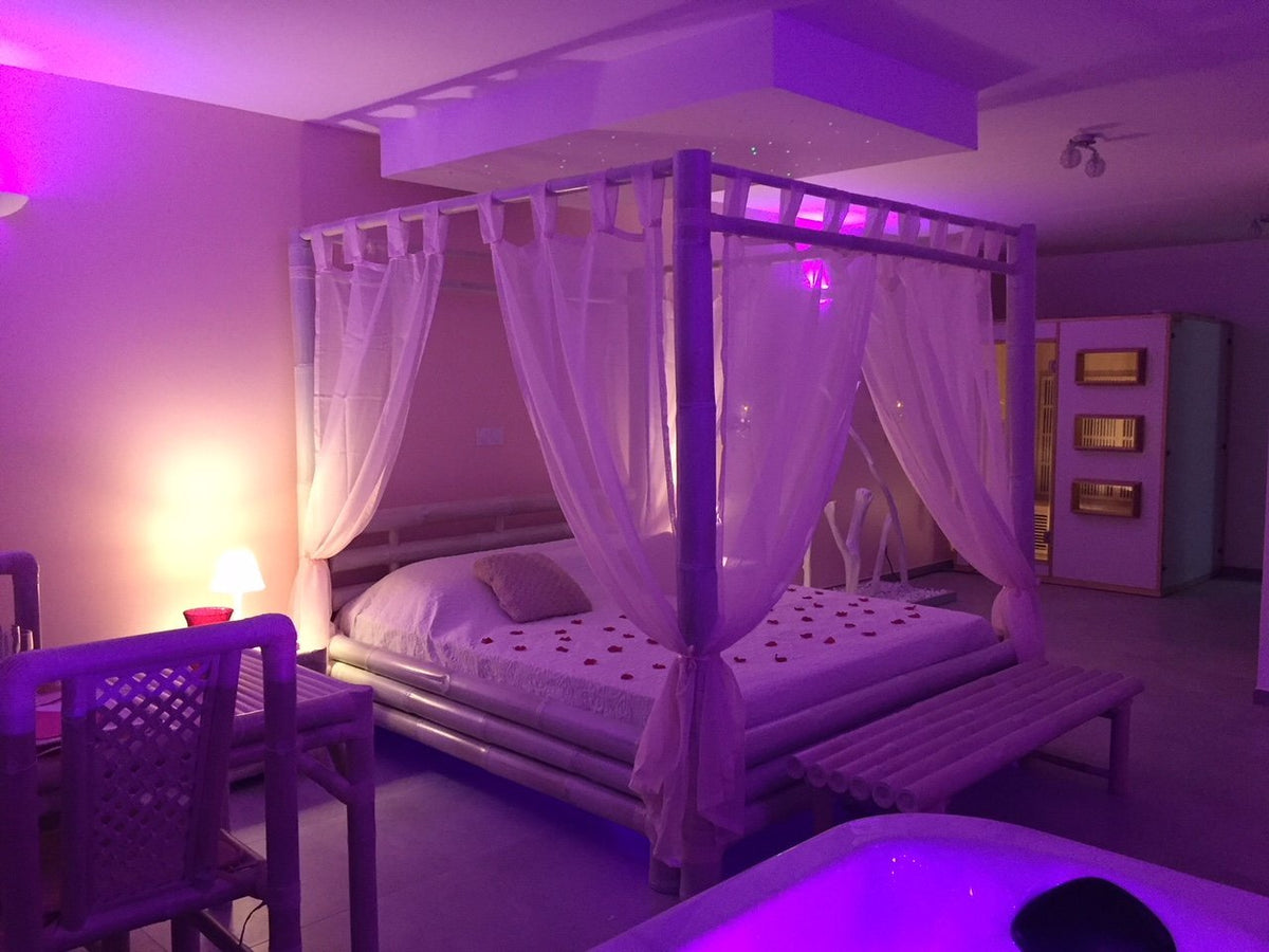 L'INSTANT ROMANTIQUE - Suite Vegas - Love’nSpa - weekend en amoureux, love rooms avec spa ou jacuzzi privatifL'INSTANT ROMANTIQUE - Suite Princesse