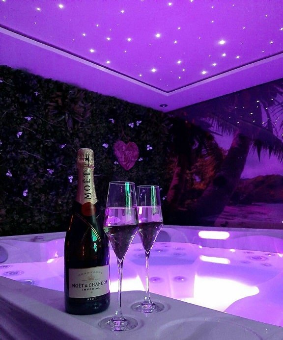 Sweety Spa - Love’nSpa - weekend en amoureux, love rooms avec spa ou jacuzzi privatif10 de Sweety Spa
