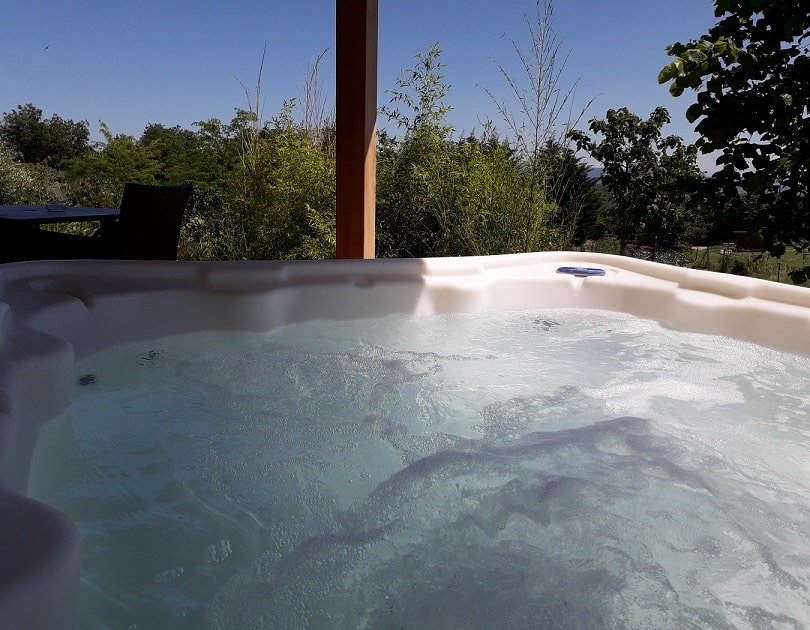 Trésors de Campagne -Cabane bien-être du potager avec "Spa privatif" - Love’nSpa - weekend en amoureux, love rooms avec spa ou jacuzzi privatif6 de Trésors de Campagne -Cabane Au fil des âmes avec Spa privatif