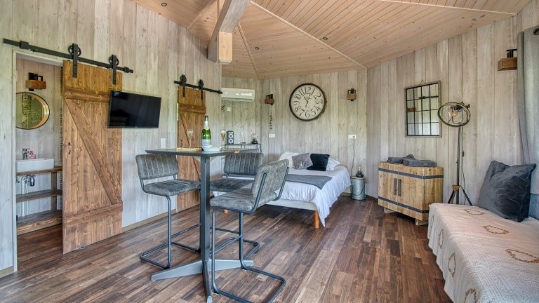 Trésors de Campagne -Cabane bien-être du potager avec "Spa privatif" - Love’nSpa - weekend en amoureux, love rooms avec spa ou jacuzzi privatif8 de Trésors de Campagne -Cabane Au fil des âmes avec Spa privatif