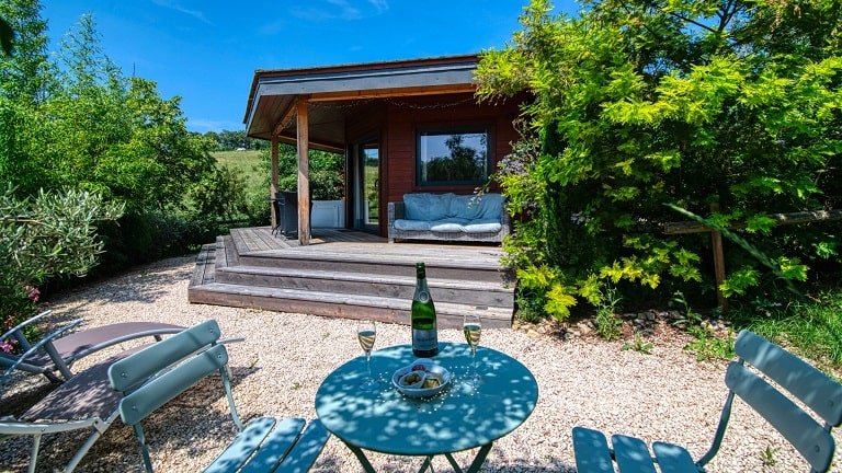Trésors de Campagne -Cabane bien-être du potager avec "Spa privatif" - Love’nSpa - weekend en amoureux, love rooms avec spa ou jacuzzi privatif2 de Trésors de Campagne -Cabane Au fil des âmes avec Spa privatif
