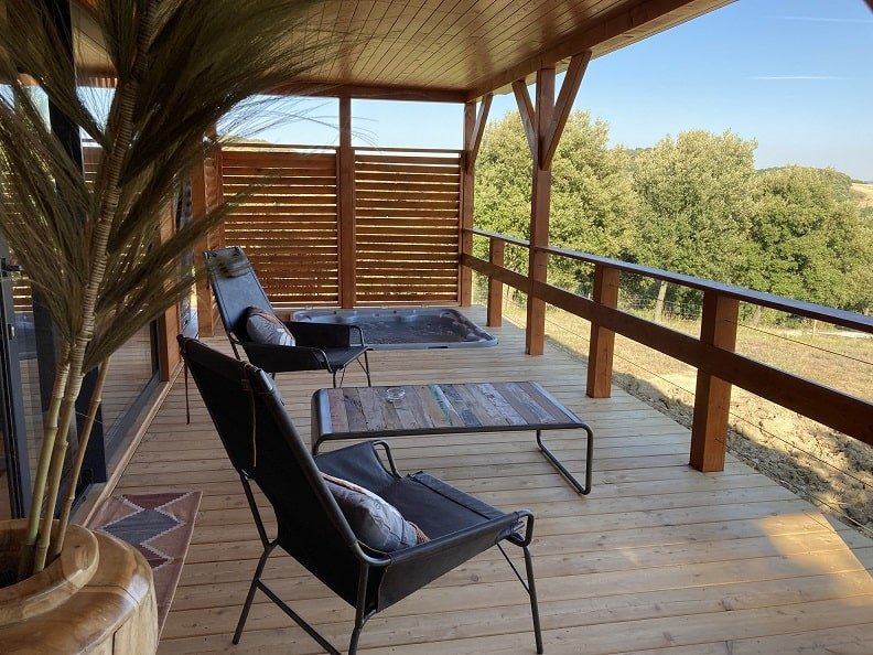 Trésors de Campagne -Cabane de prestige "A perte de vue" - Love’nSpa - weekend en amoureux, love rooms avec spa ou jacuzzi privatif1 de Trésors de Campagne -Cabane de prestige A perte de vue