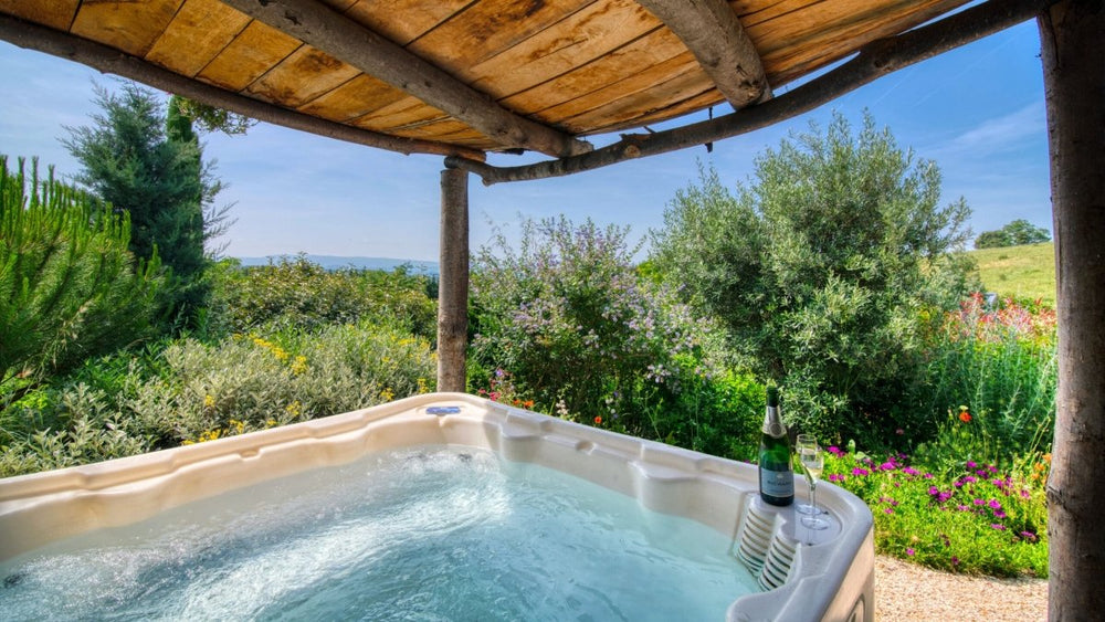 Trésors de Campagne -Maison du Hobbit avec spa privatif - Love’nSpa - weekend en amoureux, love rooms avec spa ou jacuzzi privatif1 de Trésors de Campagne -Maison du Hobbit avec spa privatif
