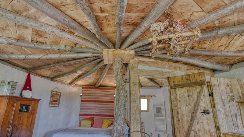 Trésors de Campagne -Maison du Hobbit avec spa privatif - Love’nSpa - weekend en amoureux, love rooms avec spa ou jacuzzi privatif3 de Trésors de Campagne -Maison du Hobbit avec spa privatif